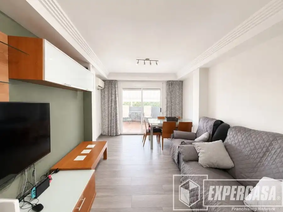 Sala d'estar de Pis en venda en Llíria amb Aire condicionat i Terrassa
