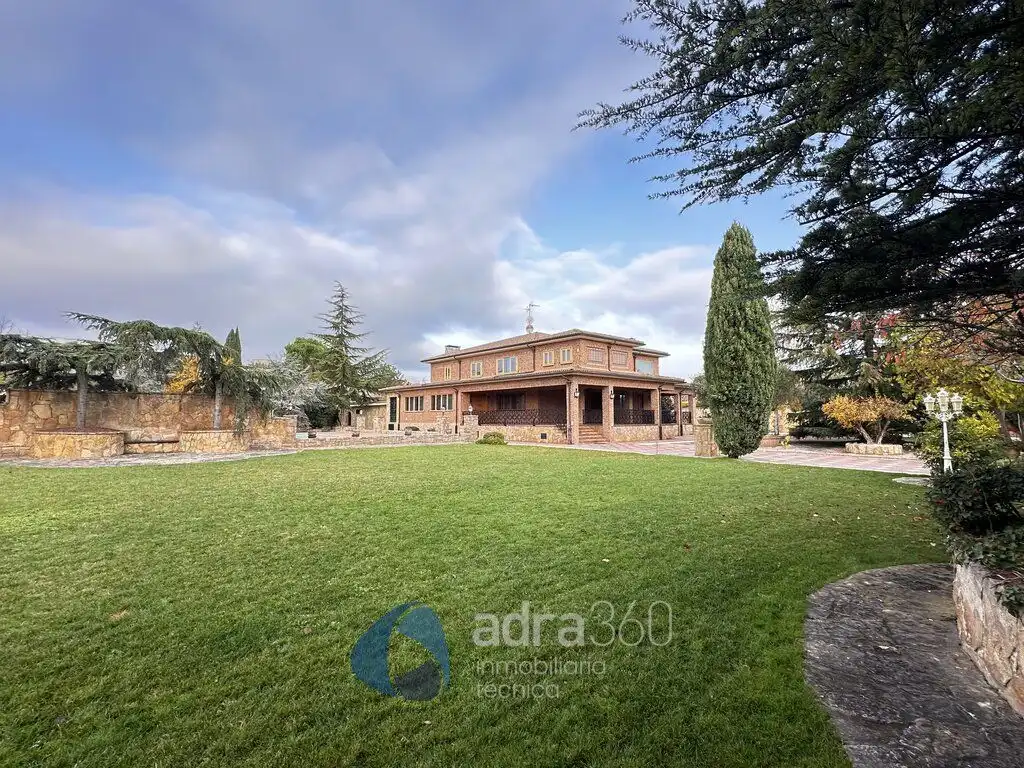 Garden of Houses for sale in Lardero  with Air Conditioner, Heating and Private garden