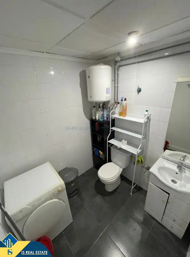 Baño de Local en venta en Guardamar del Segura con Aire acondicionado y Amueblado