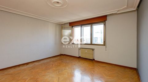 Foto 5 de Piso en venta en Avenida de Portugal, 52, Laviada, Gijón