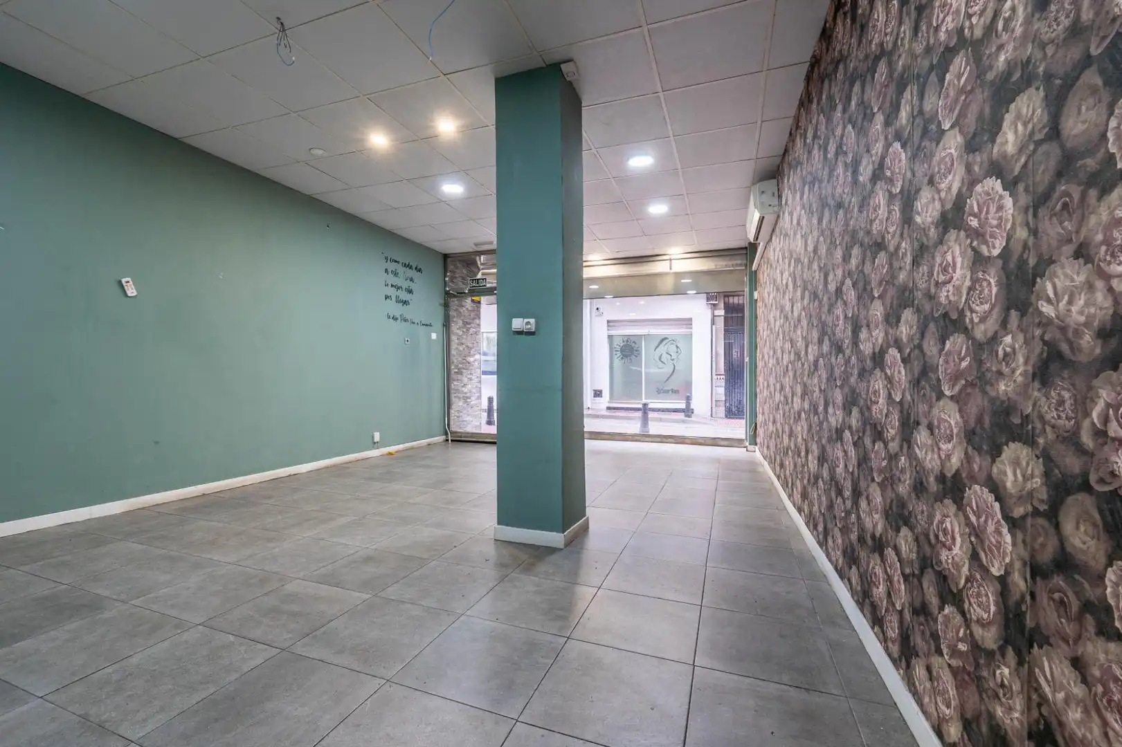 Local en venta en Armilla con Aire acondicionado