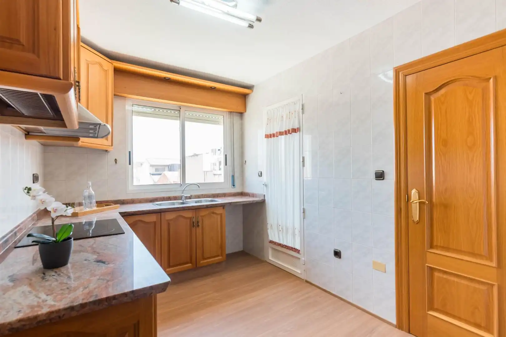 Küche von Wohnung zum Verkauf in Santomera mit Klimaanlage, Heizung und Terrasse