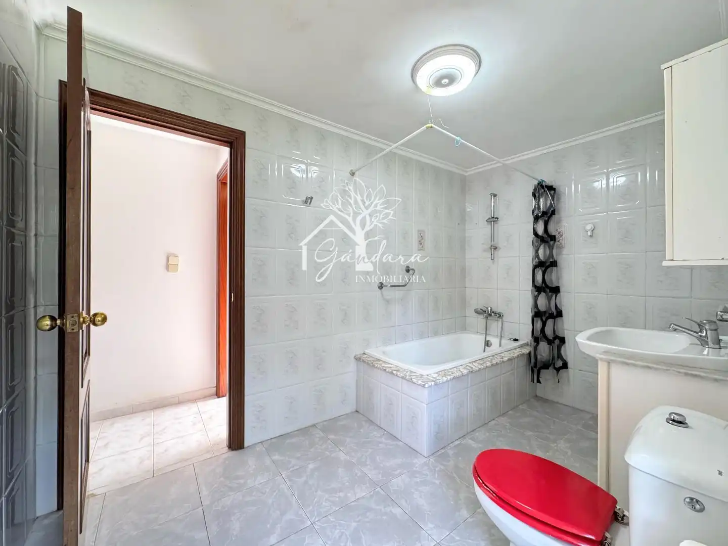 Bathroom of Houses for sale in Ferrol  with Terrace, Oven and Balcony