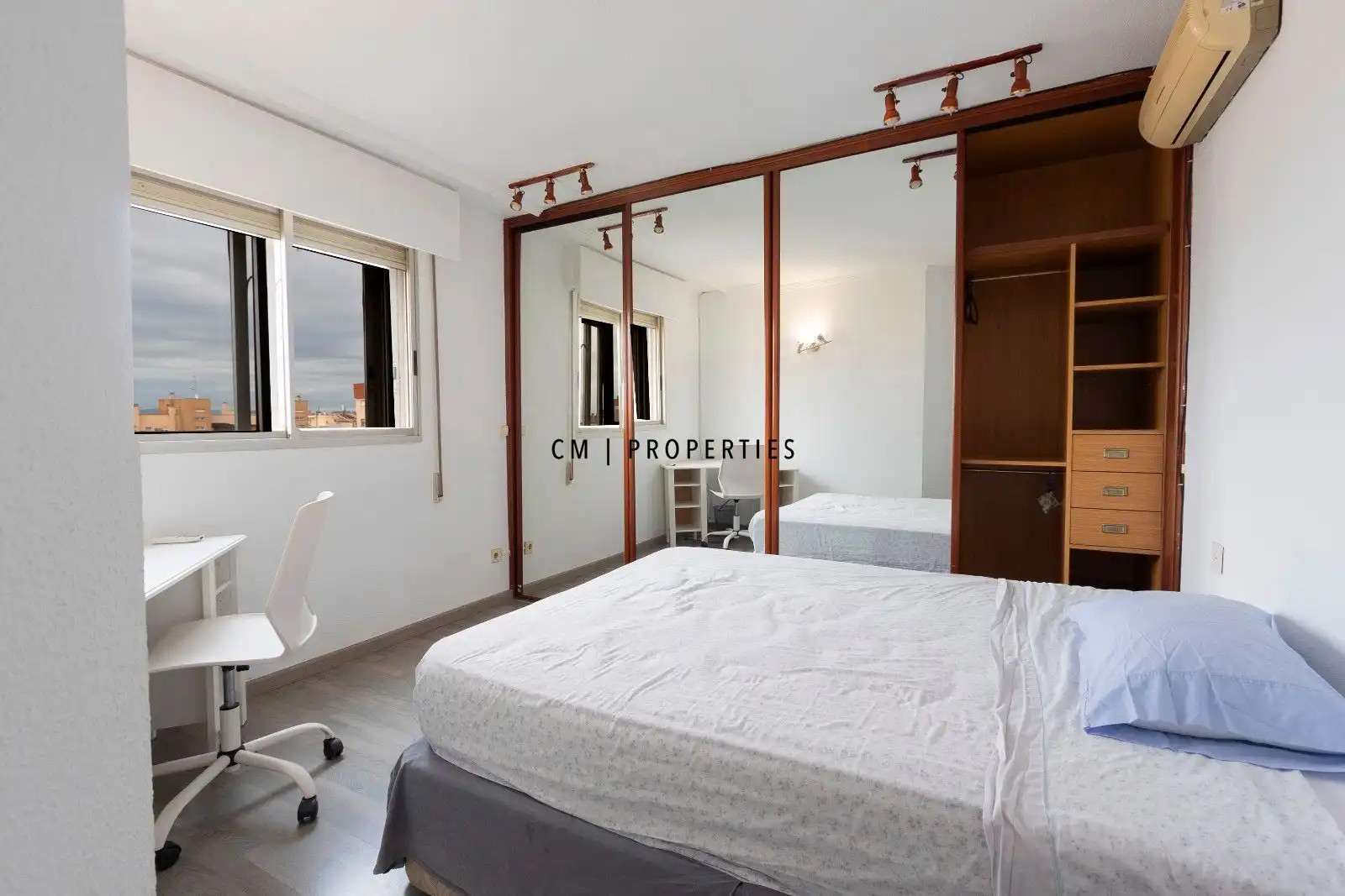 Schlafzimmer von Wohnung zum Verkauf in Valencia mit Klimaanlage, Heizung und Parkett