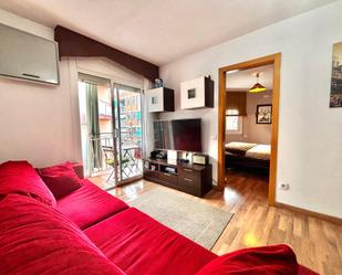 Living room of Apartment for sale in Santa Coloma de Gramenet  with Air Conditioner, Parquet flooring and Terrace
