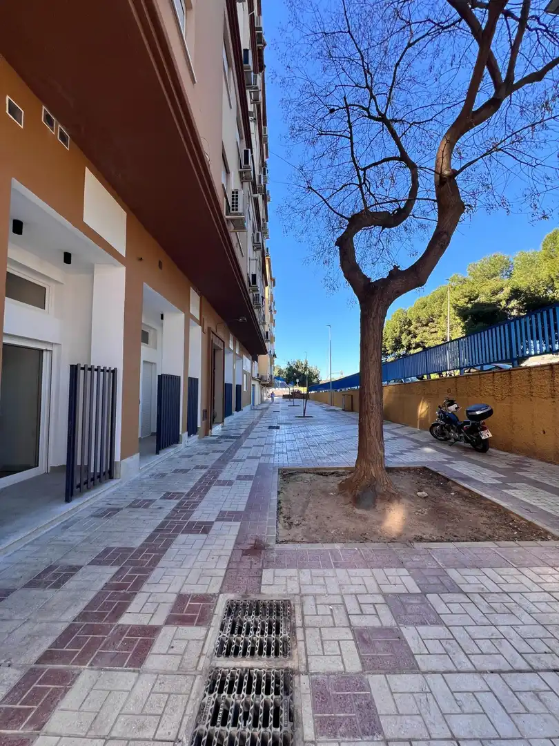 Vista exterior de Estudi en venda en Málaga amb Calefacció, Terrassa i Traster