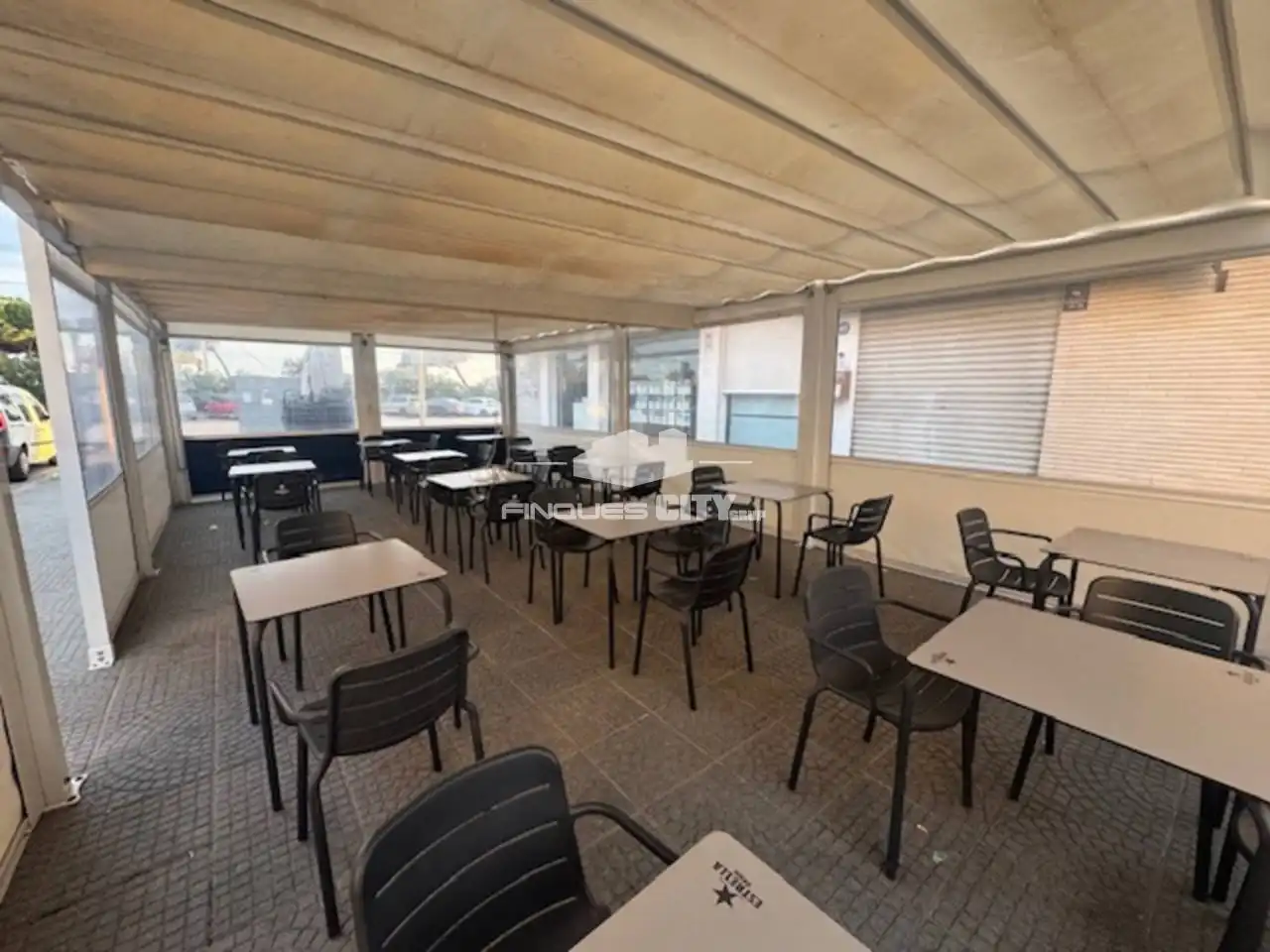 Local comercial en venta en Calle Àngel Guimerà 2, imagen 2