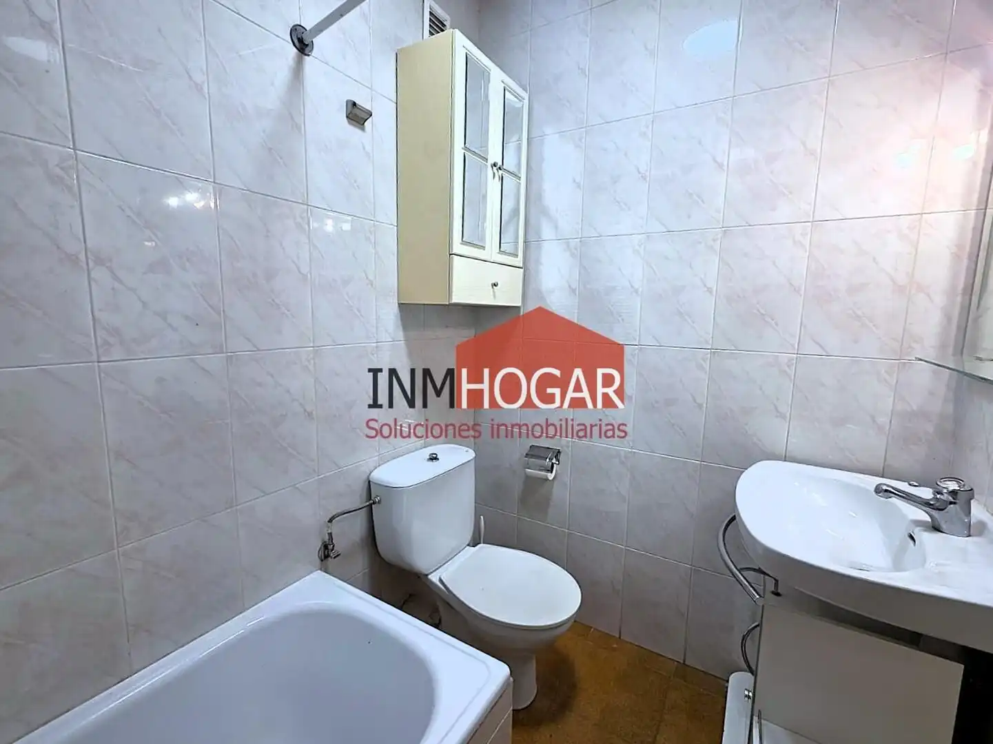 Baño de Piso en venta en Ávila con Calefacción, Parquet y Balcón