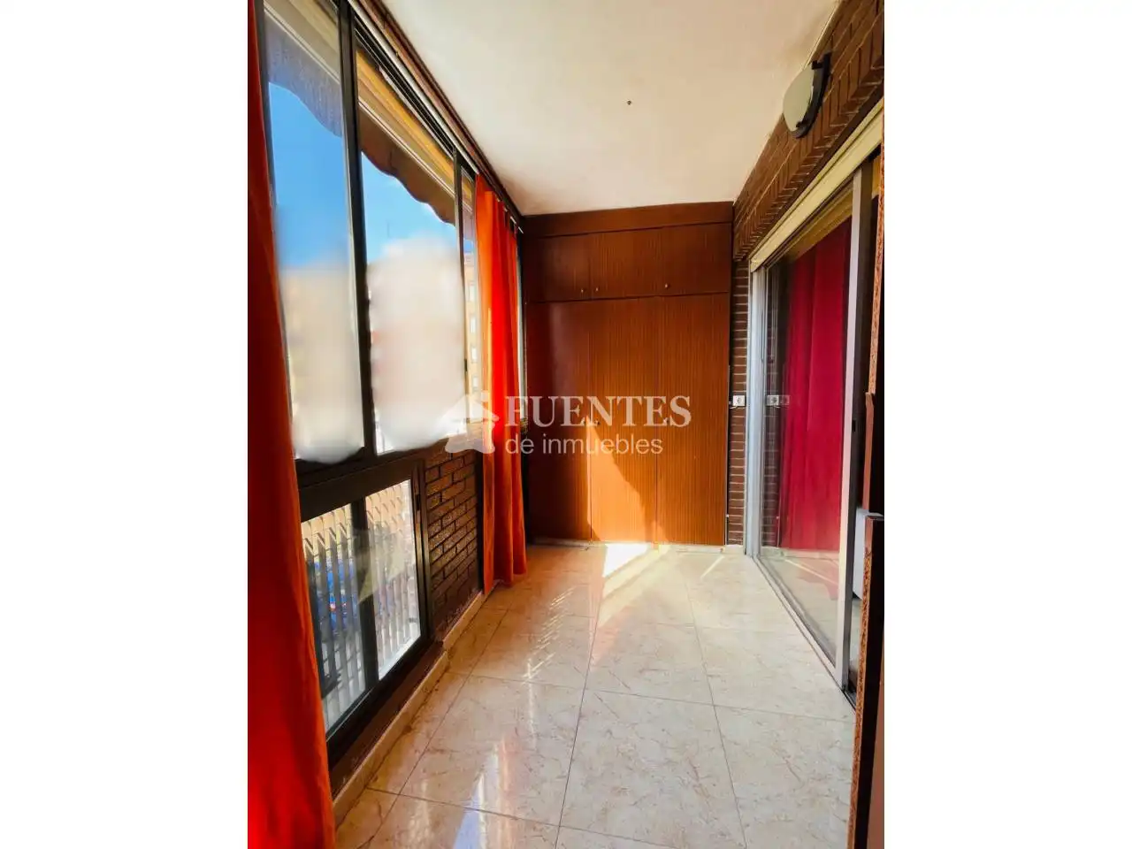 Vista exterior de Piso en venta en Alicante / Alacant con Aire acondicionado y Terraza