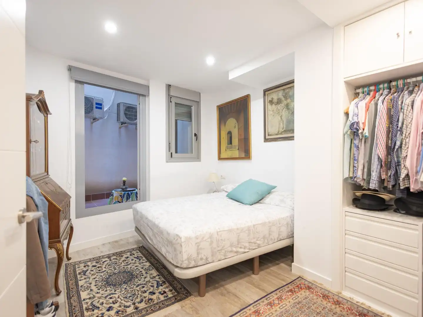 Dormitori de Apartament en venda en Madrid amb Aire condicionat i Terrassa