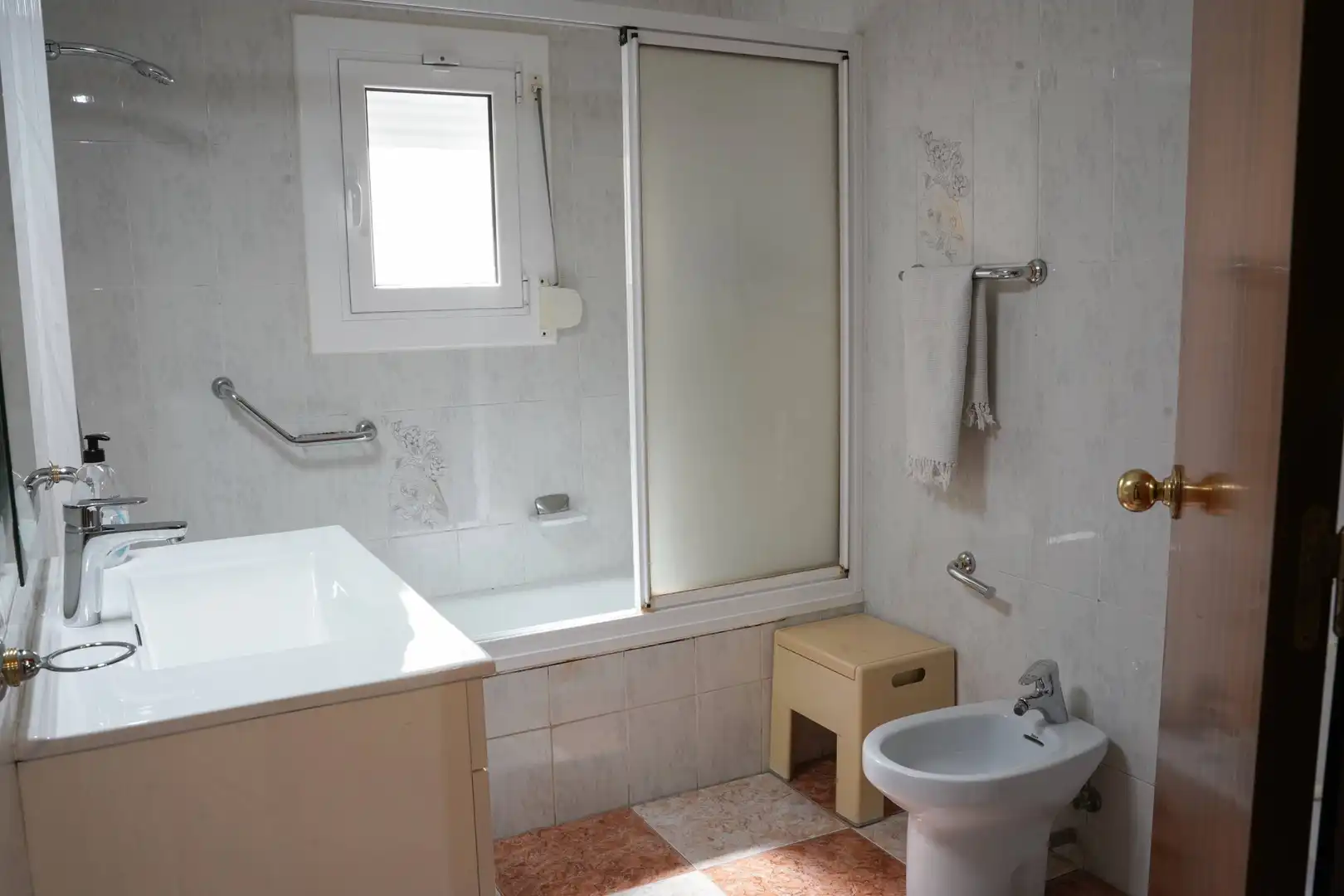 Bany de Casa o xalet en venda en Cunit amb Terrassa, Piscina i Moblat