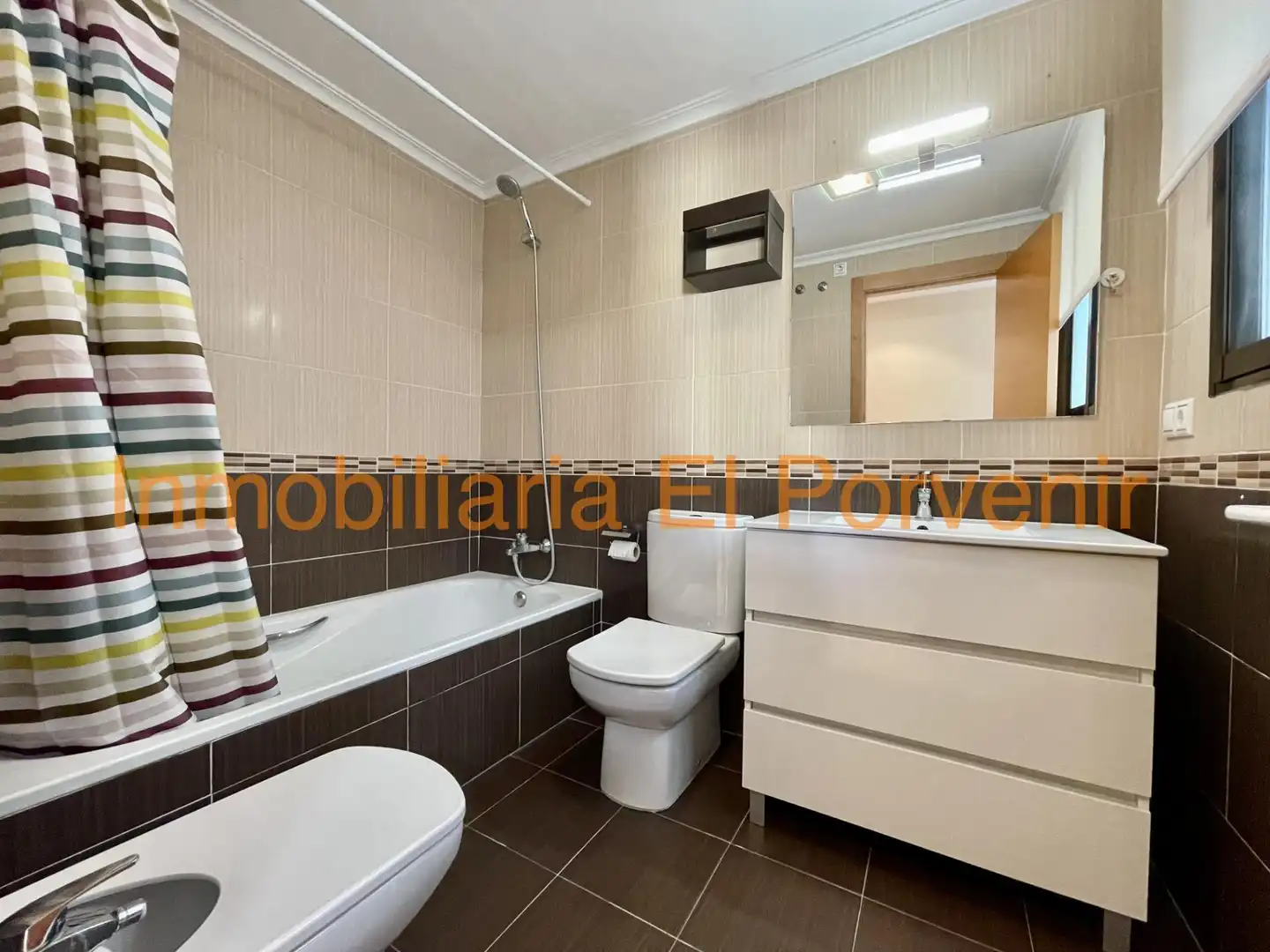 Bathroom of Flat for rent in Torrent  with Air Conditioner, Storage room and Balcony