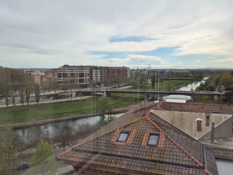 Vista exterior de Oficina de alquiler en Lleida con Aire acondicionado, Calefacción y Internet