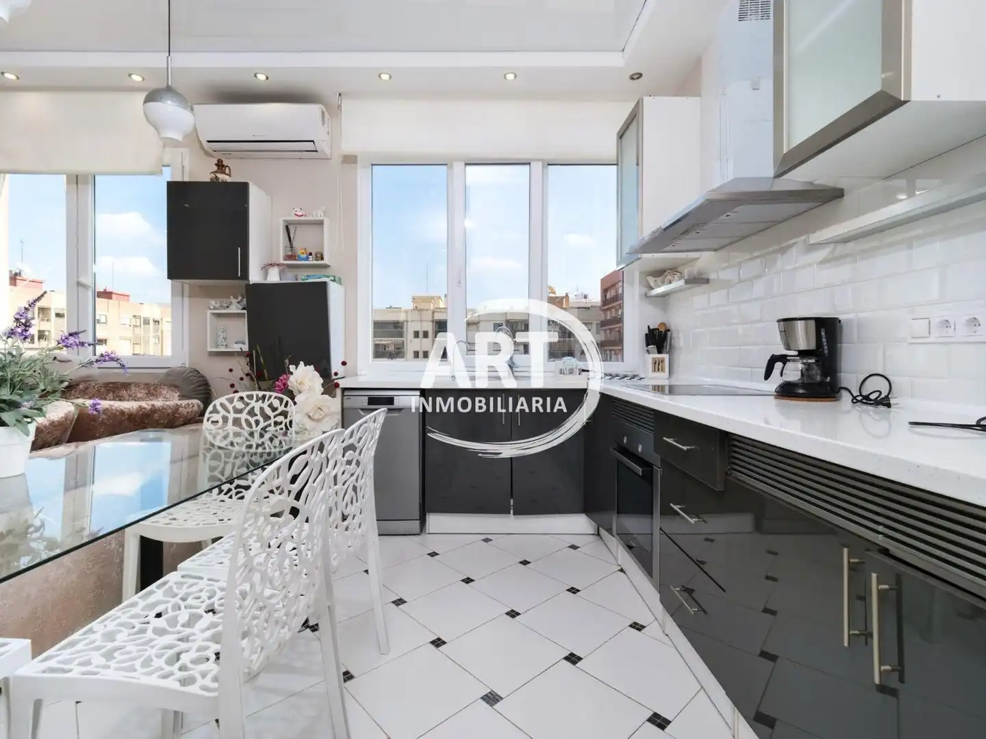 Cocina de Piso en venta en Valencia con Aire acondicionado y Amueblado
