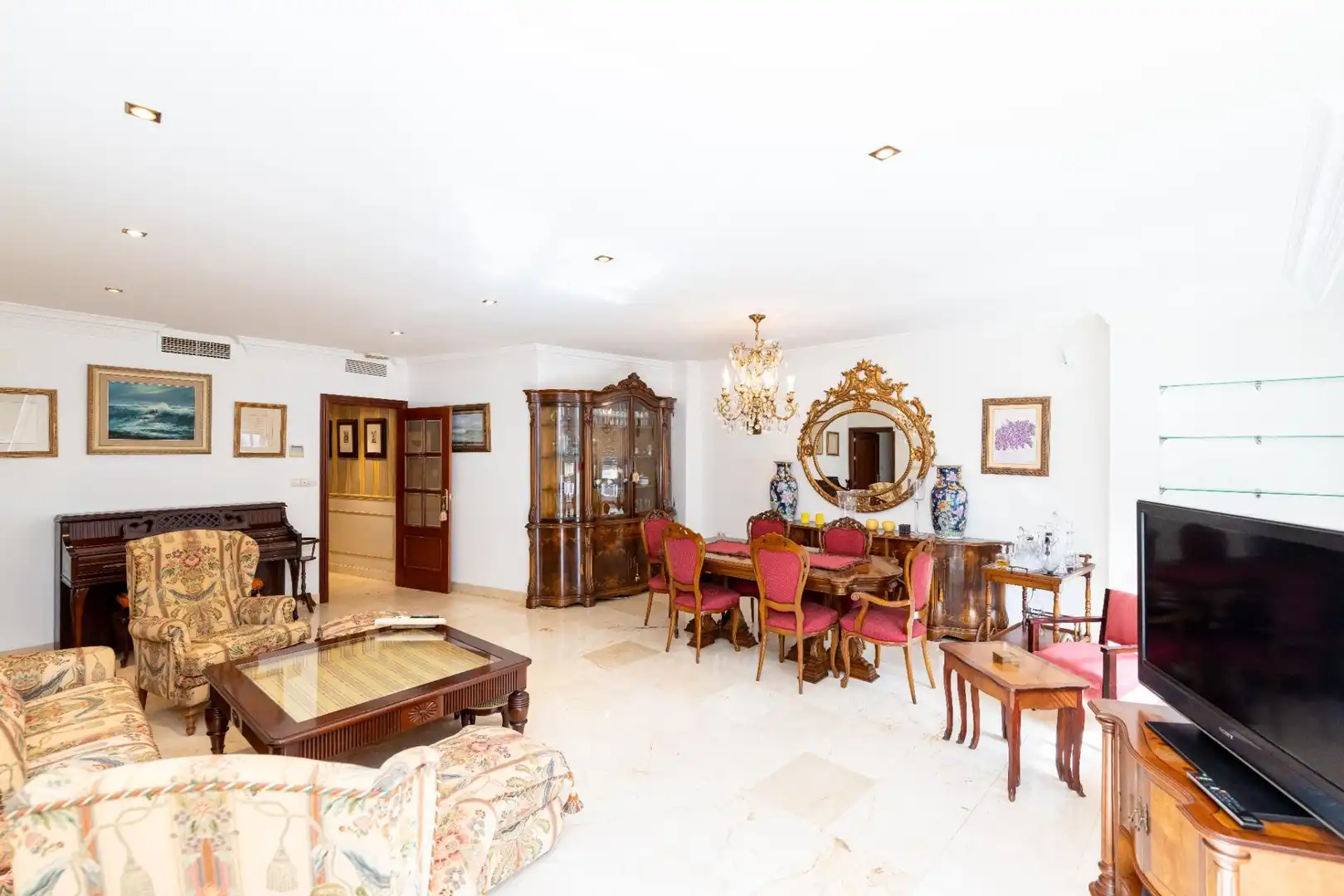 Dining room of Flat for rent in Granada  with Air Conditioner, Furnished and Balcony