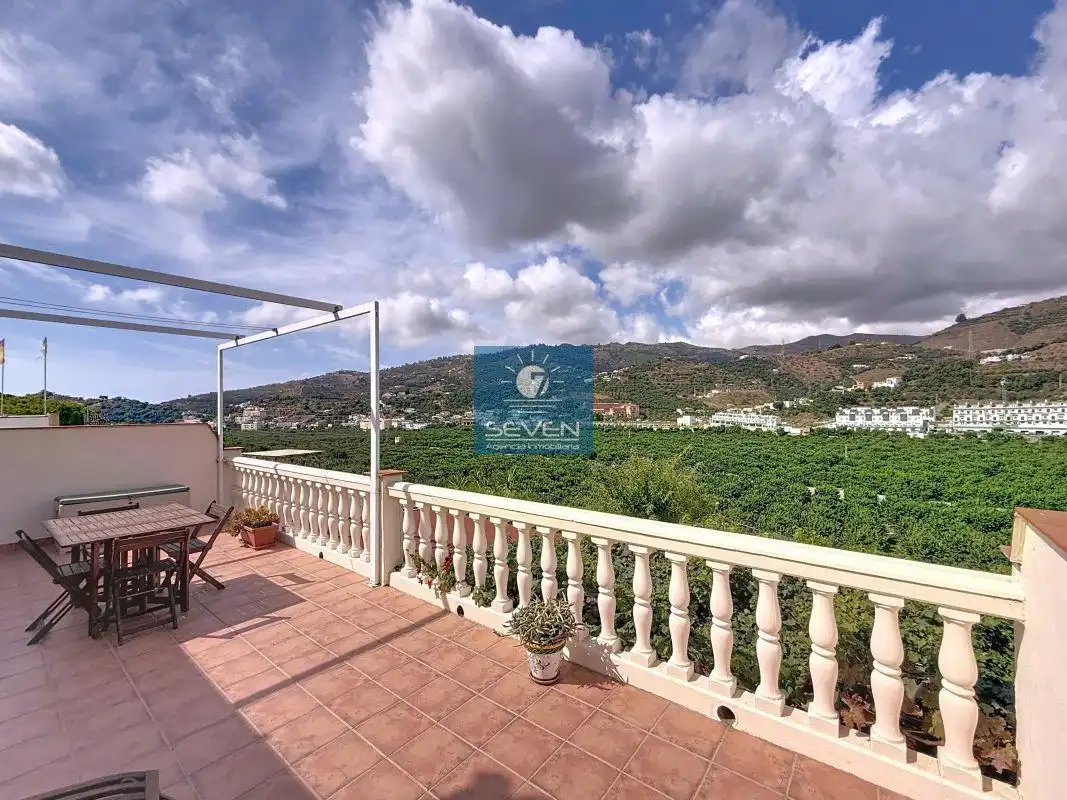 Vista exterior de Finca rústica en venta en Almuñécar con Aire acondicionado, Jardín privado y Terraza