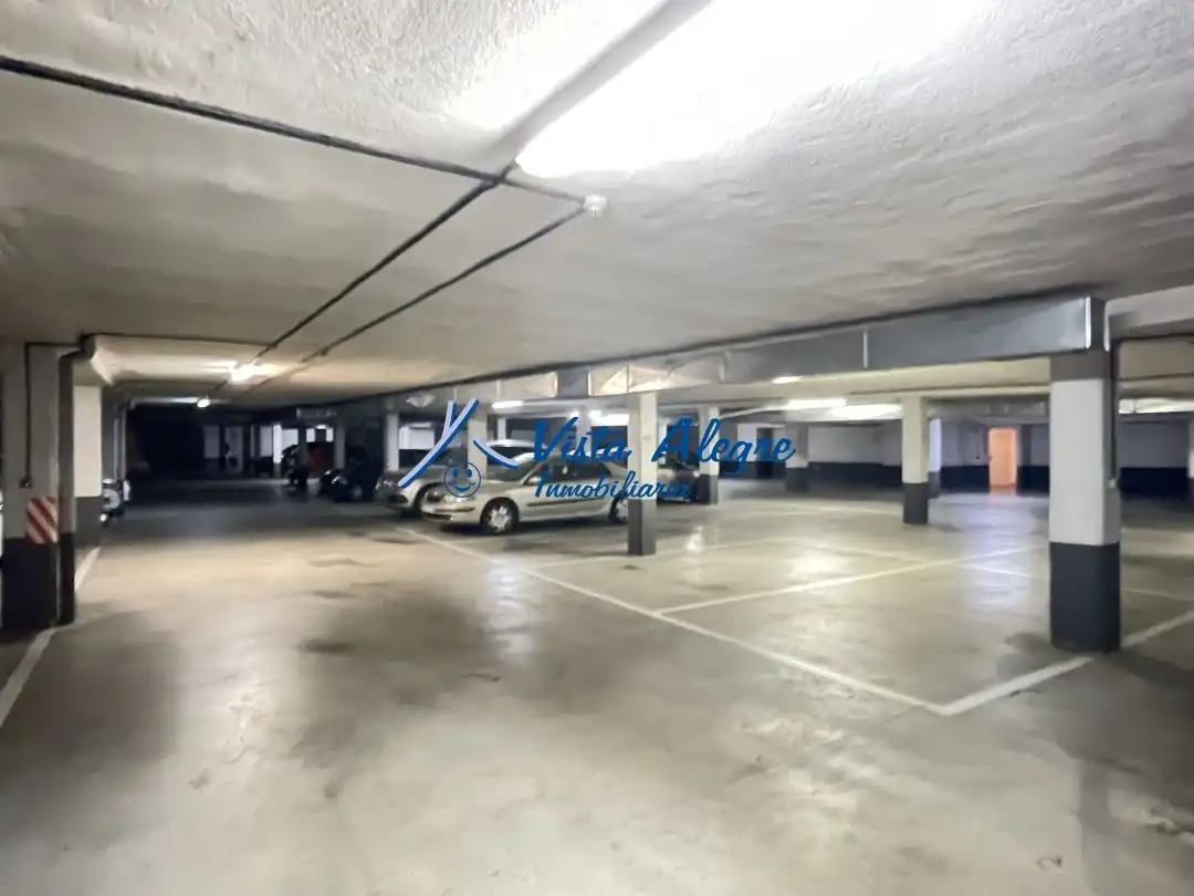 Parking de Piso de alquiler en Haro con Calefacción, Terraza y Trastero