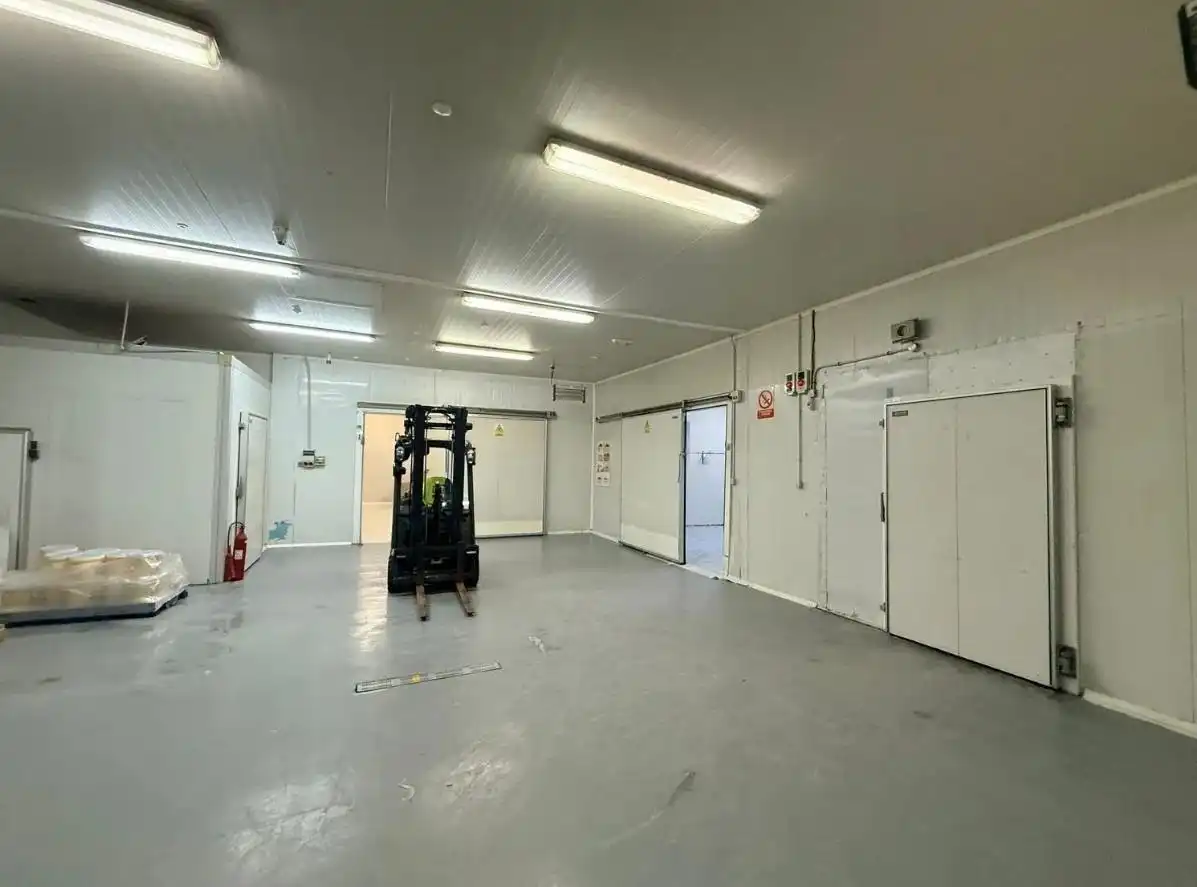 Nave industrial de alquiler en Torrent