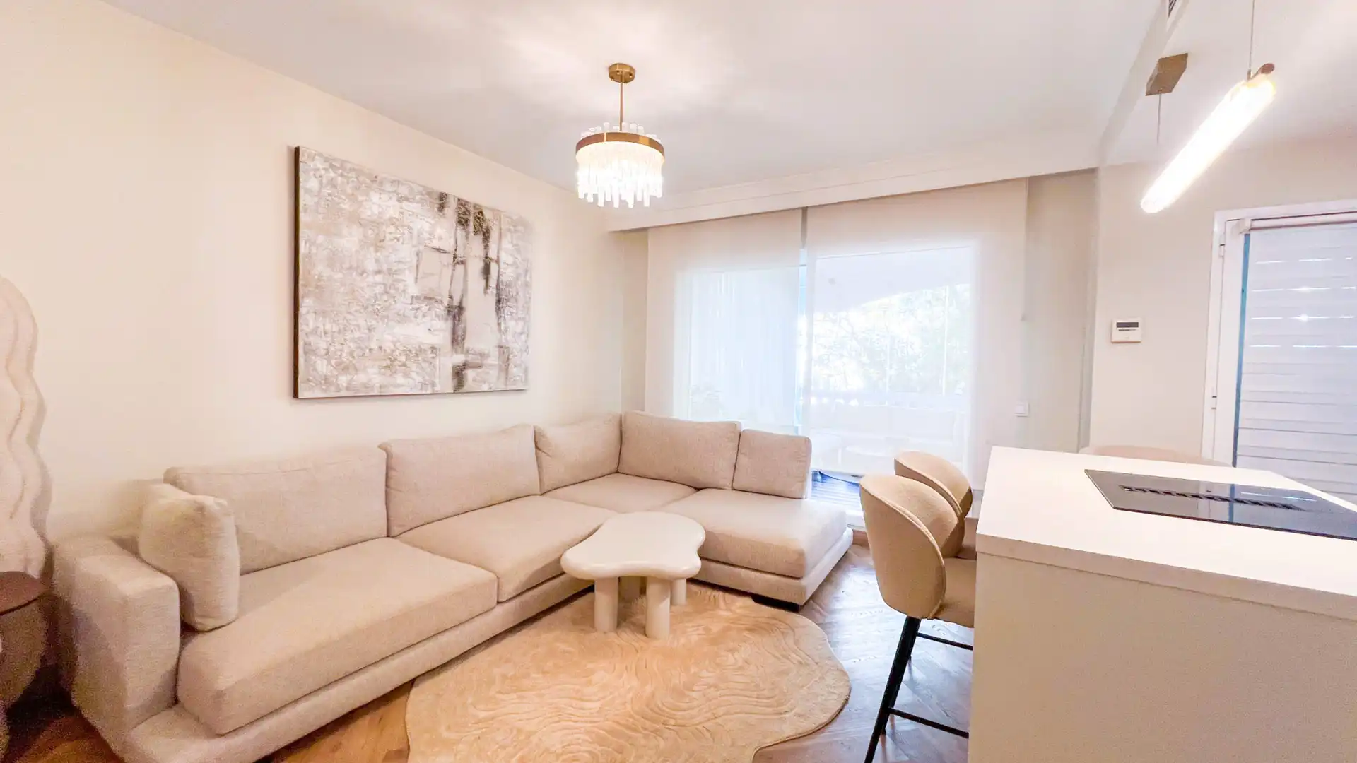 Sala d'estar de Apartament en venda en Marbella amb Terrassa i Piscina comunitària