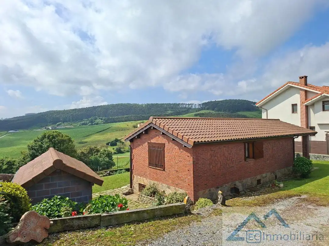 Exterior view of Houses for sale in Bareyo  with Heating, Storage room and Furnished