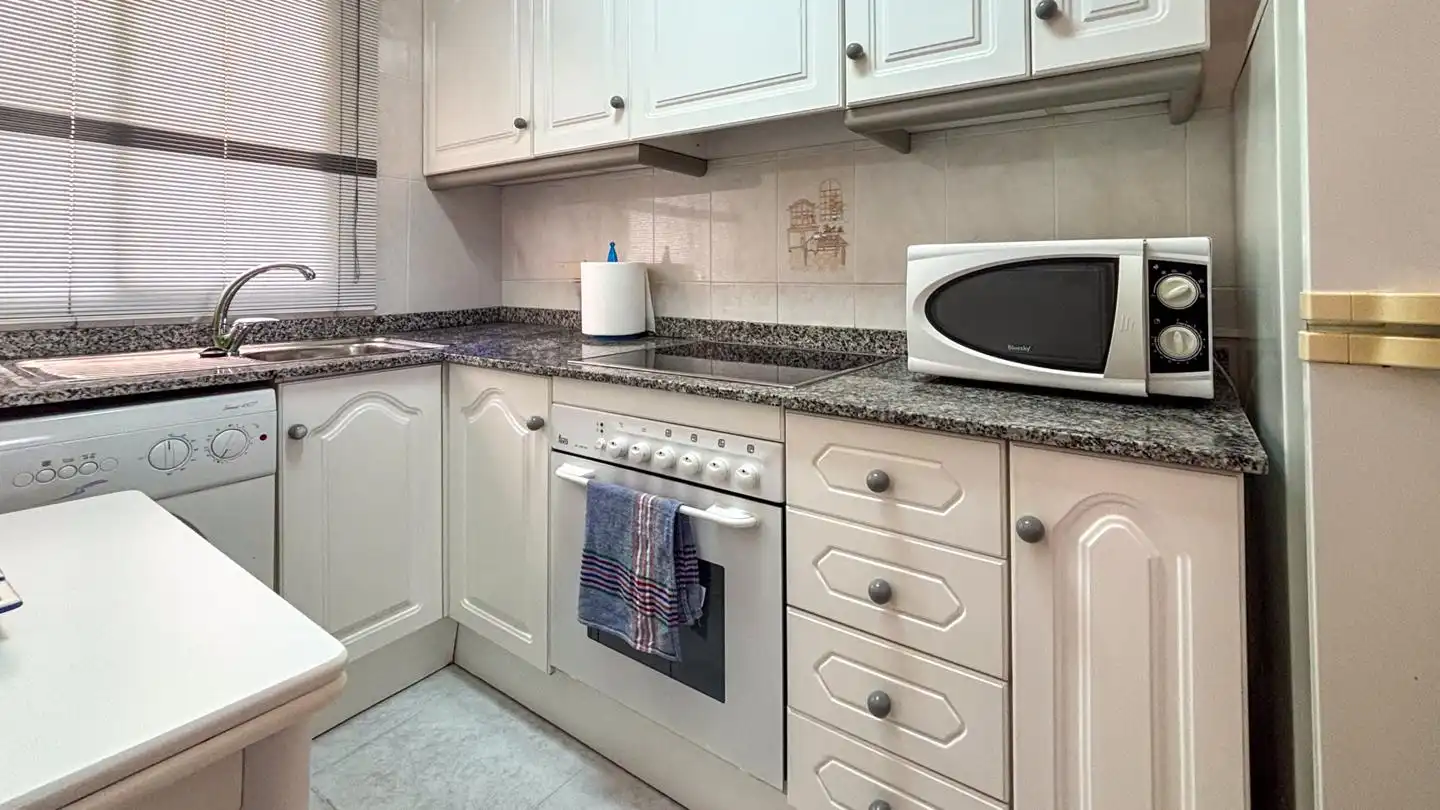 Cocina de Apartamento en venta en Santa Pola con Aire acondicionado, Terraza y Piscina