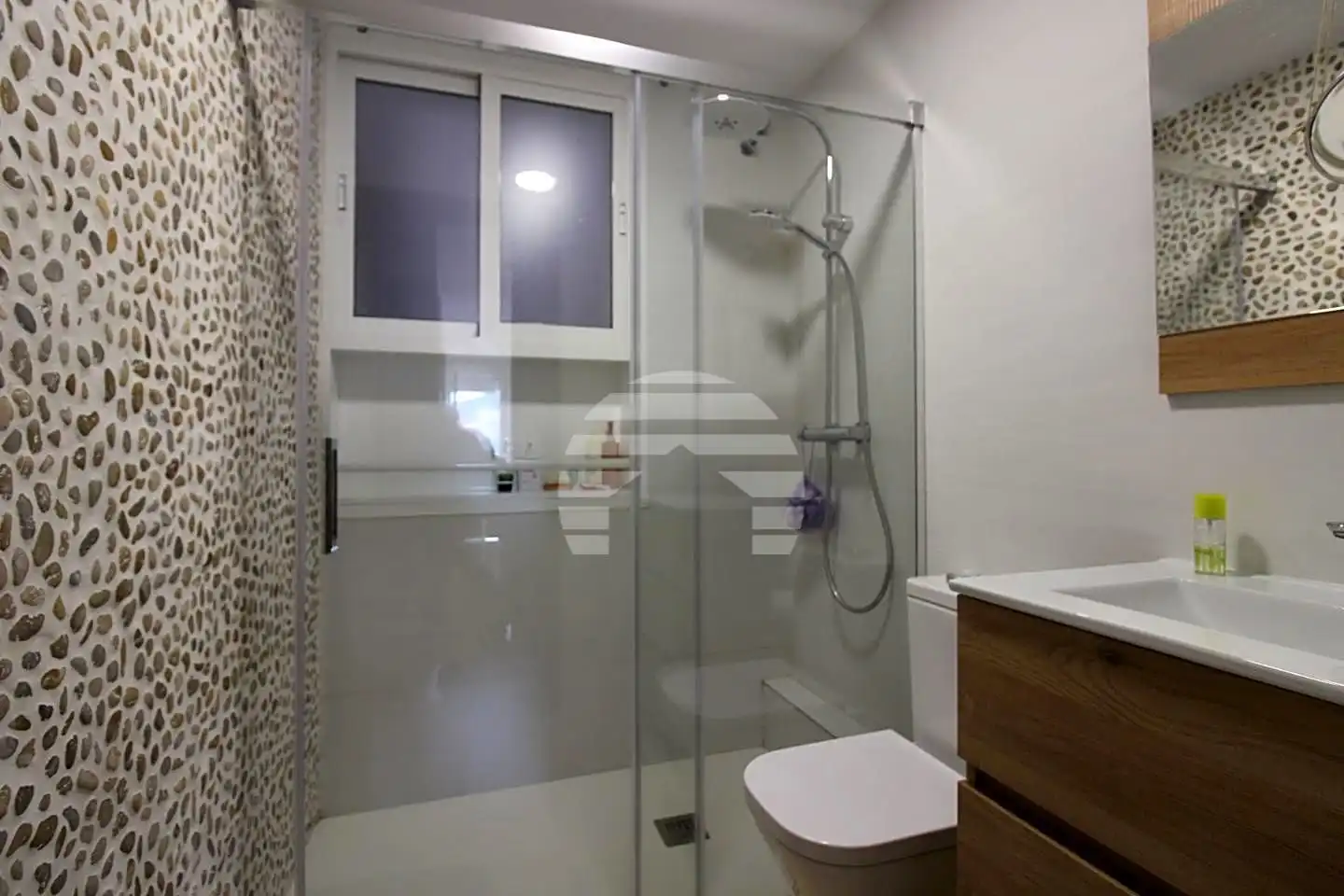 Bathroom of Apartments for sale in Cartagena  with Furnished and Balcony