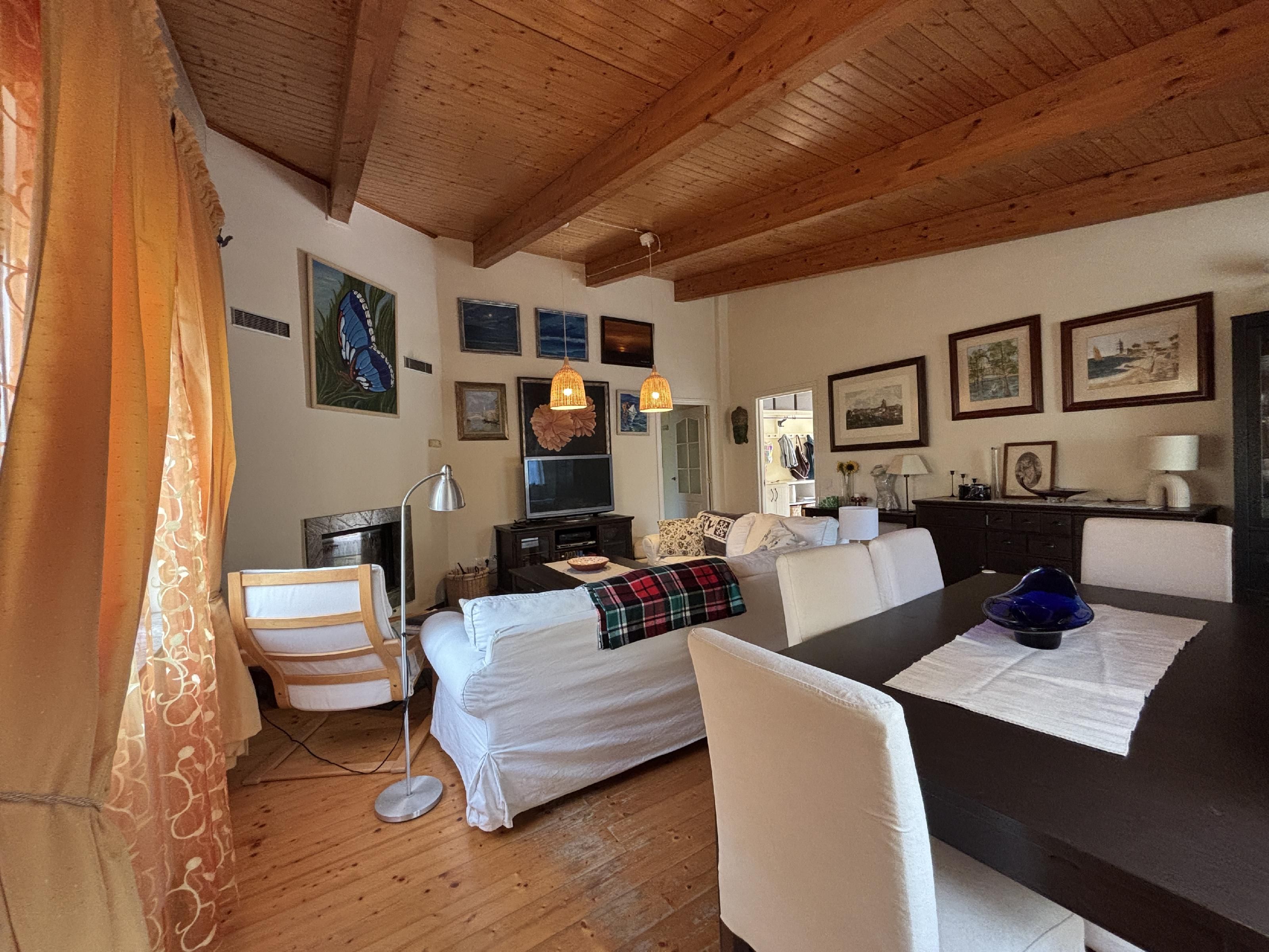 Living room of House or chalet for sale in El Catllar   with Parquet flooring and Swimming Pool