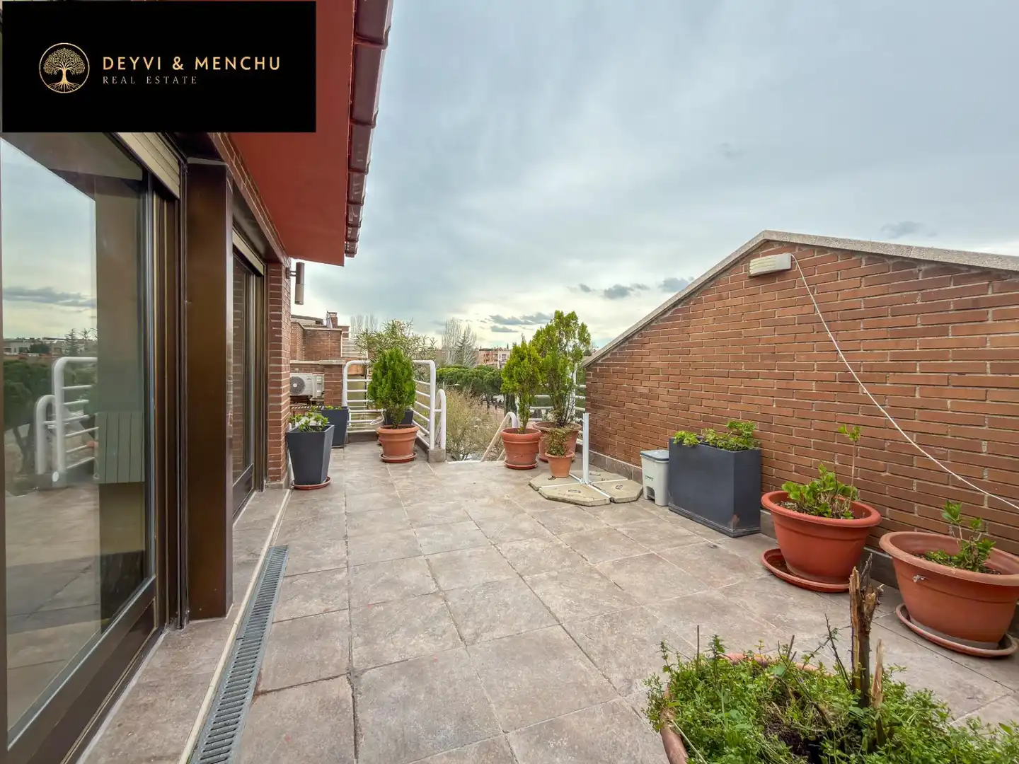 Terraza de Ático de alquiler en Pozuelo de Alarcón con Aire acondicionado, Jardín privado y Parquet