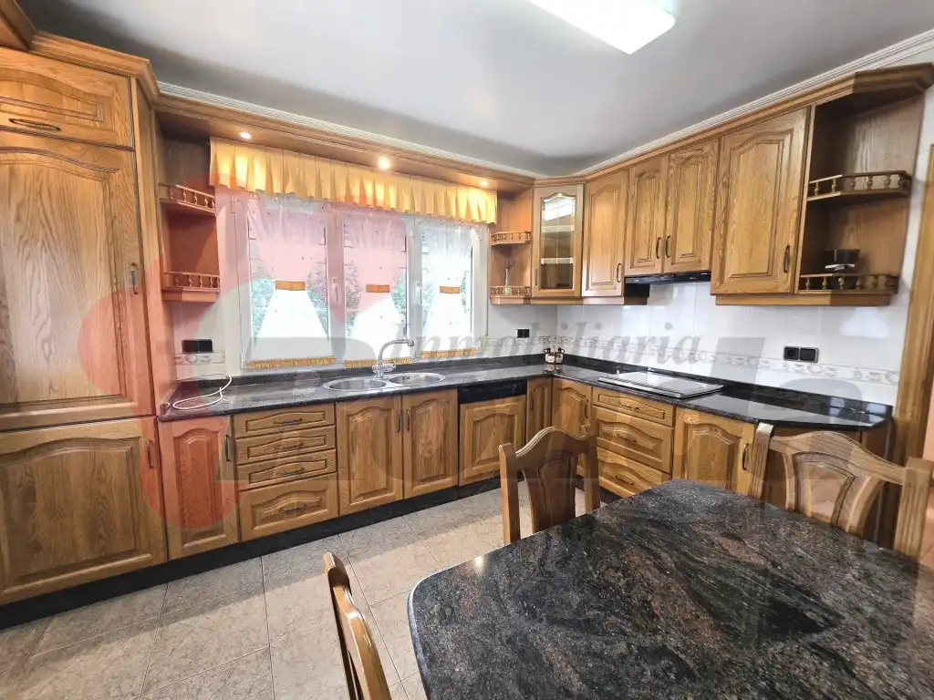 Cocina de Casa o chalet en venta en O Corgo   con Amueblado