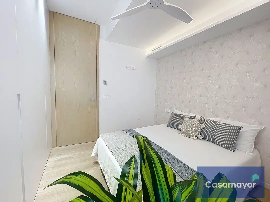 Habitación de Piso en venta en Alicante / Alacant con Aire acondicionado, Calefacción y Terraza