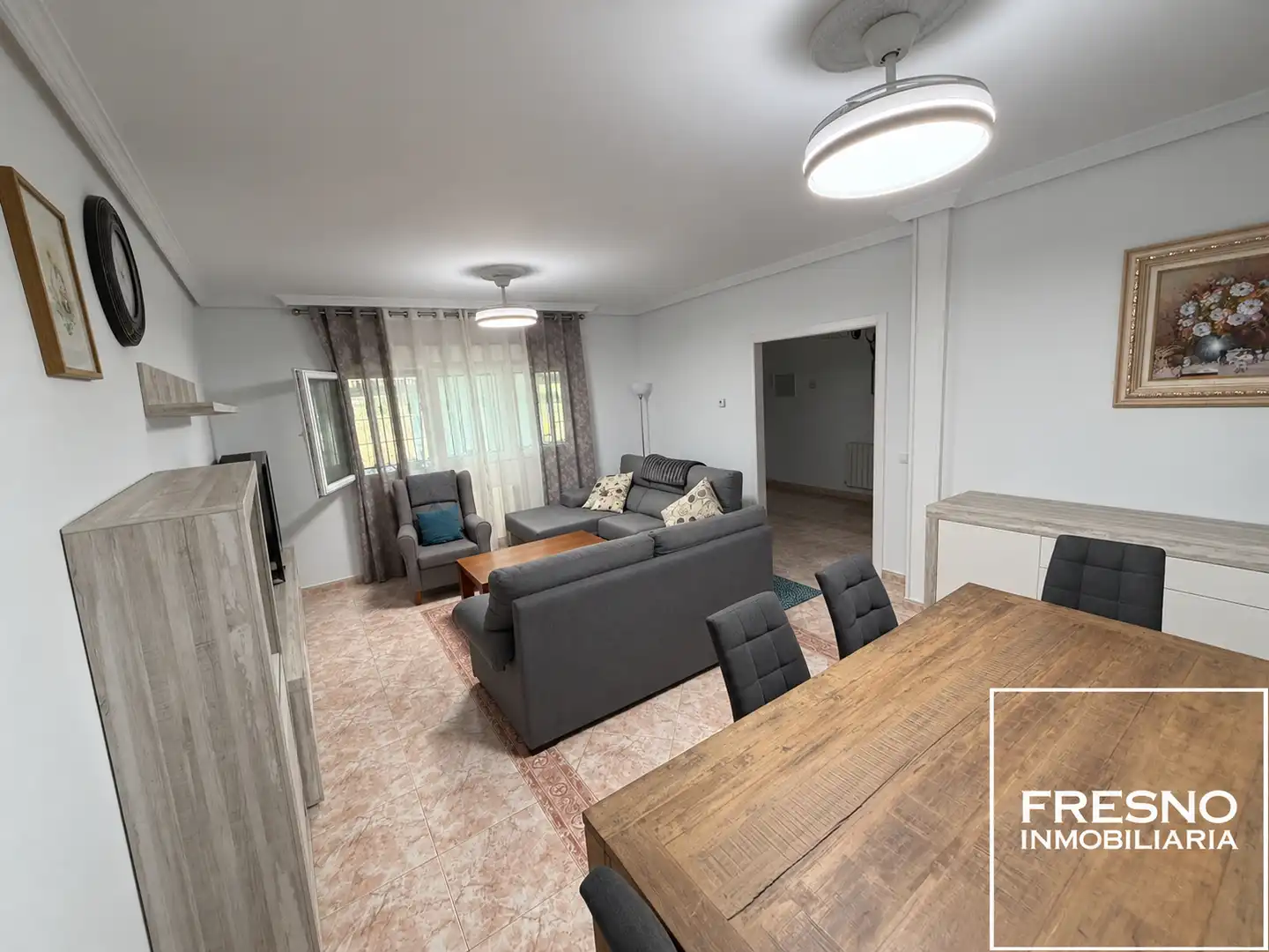 Sala de estar de Casa adosada en venta en Valdepiélagos con Calefacción, Jardín privado y Terraza