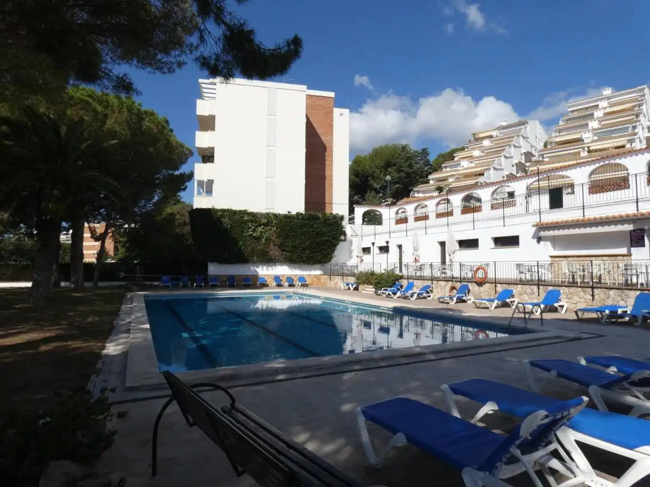 Swimming pool of Flat for sale in Sant Feliu de Guíxols  with Terrace and Community pool