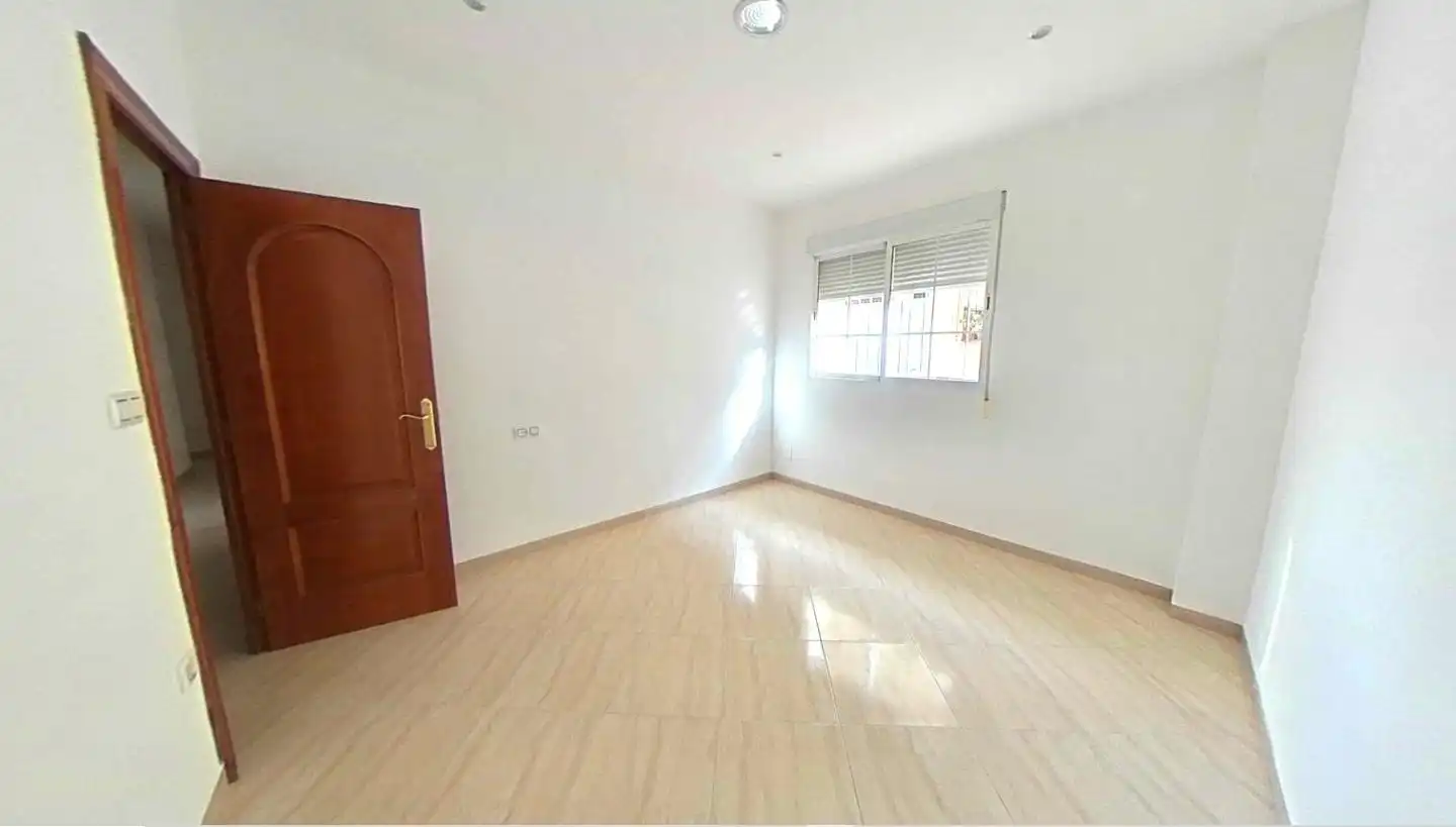 Habitación de Planta baja en venta en Huelma