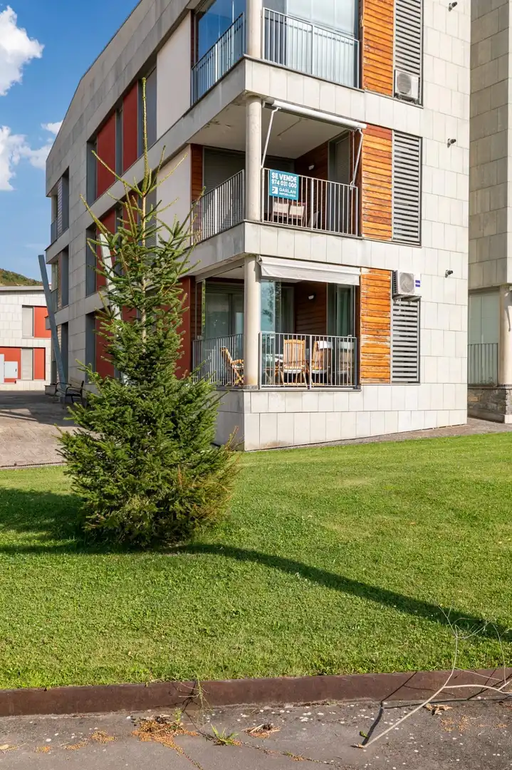 Vista exterior de Pis en venda en Sabiñánigo amb Calefacció, Terrassa i Traster