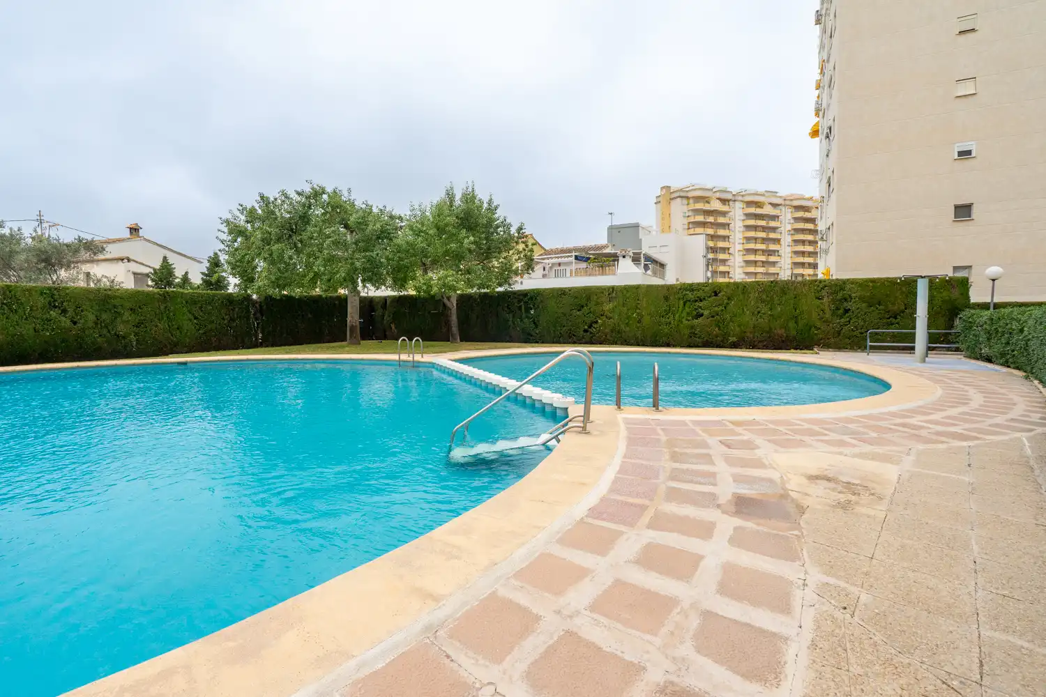 Piscina de Piso en venta en Gandia con Terraza y Piscina comunitaria
