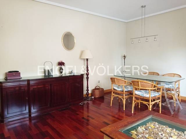 Apartamento en Alquiler en Parque María Luisa -Giralda Sur