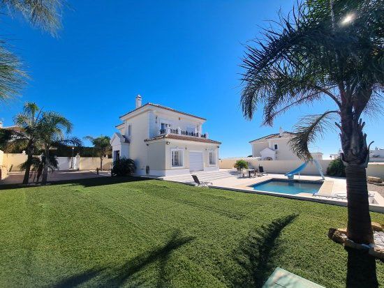Exterior view of House or chalet for sale in Sotogrande  with Air Conditioner, Heating and Private garden