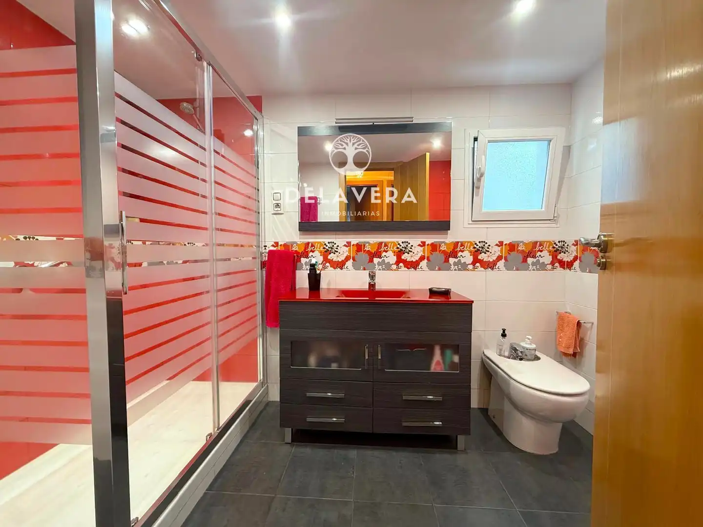 Bathroom of Flat for sale in Móstoles  with Air Conditioner and Heating