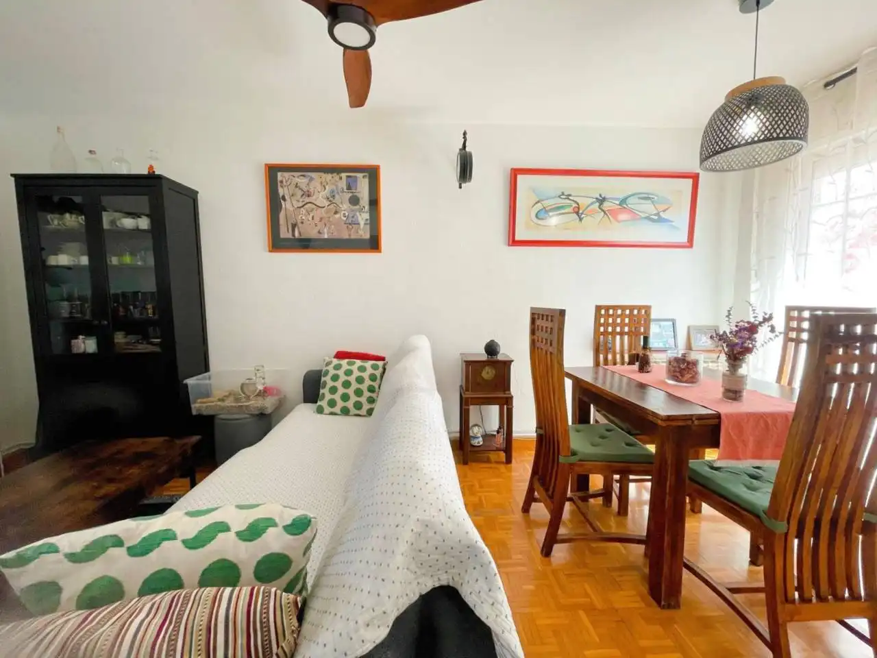 Wohnzimmer von Dachboden zum Verkauf in Cerdanyola del Vallès mit Klimaanlage, Heizung und Parkett