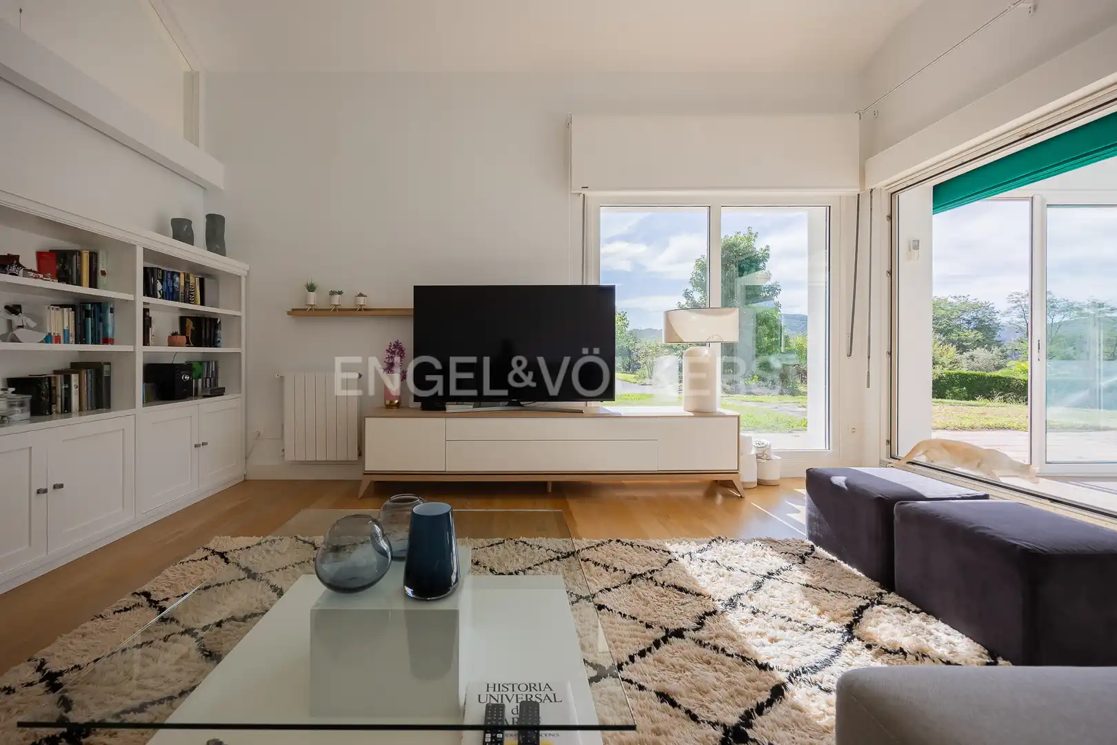 Sala de estar de Casa adosada en venta en Larrabetzu con Aire acondicionado, Calefacción y Jardín privado