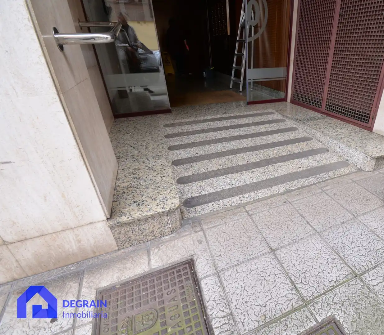 Pis en venda en Oviedo  amb Traster