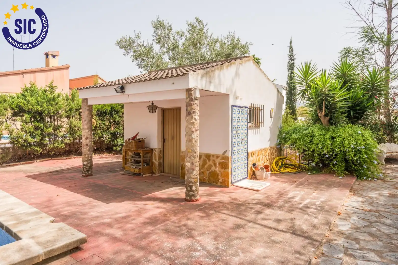 Vista exterior de Casa o chalet en venta en Serra con Aire acondicionado, Calefacción y Jardín privado