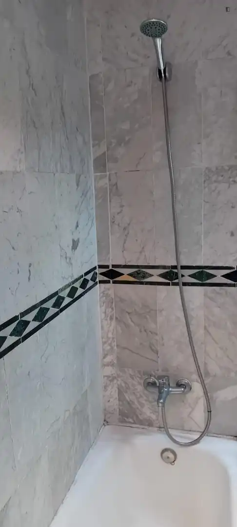 Bany de Apartament per a compartir en Madrid amb Calefacció, Moblat i Forn