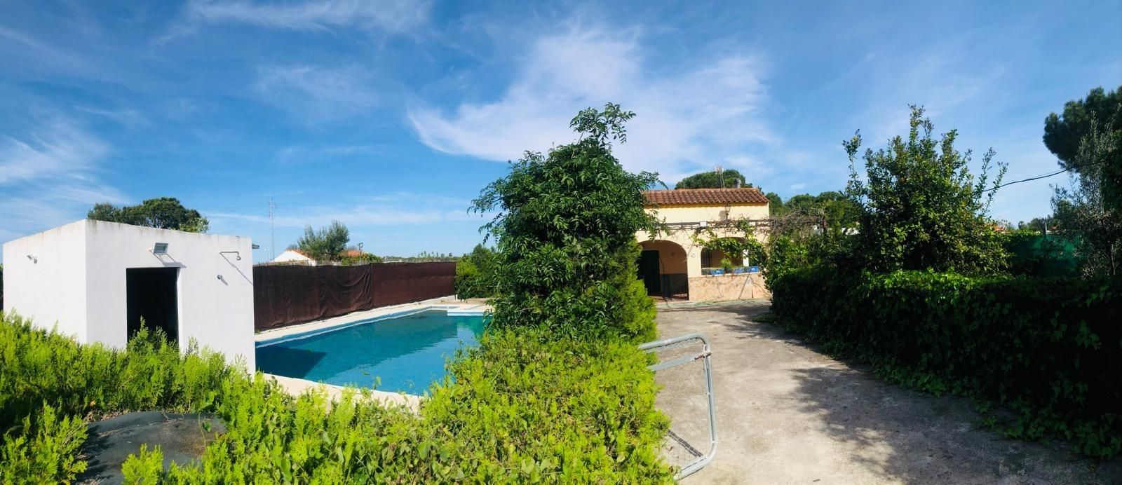 Jardí de Casa o xalet en venda en Arahal amb Aire condicionat, Jardí privat i Piscina comunitària