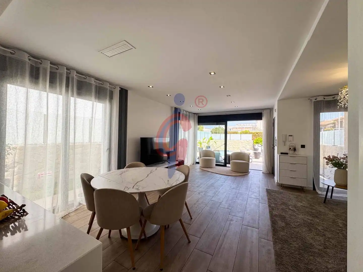 Sala d'estar de Casa o xalet en venda en Orihuela amb Aire condicionat, Terrassa i Piscina