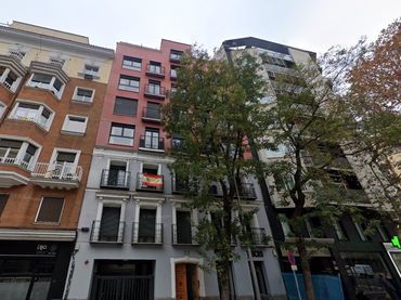 Aparcament amb ascensor en venda a C/ Trafalgar
