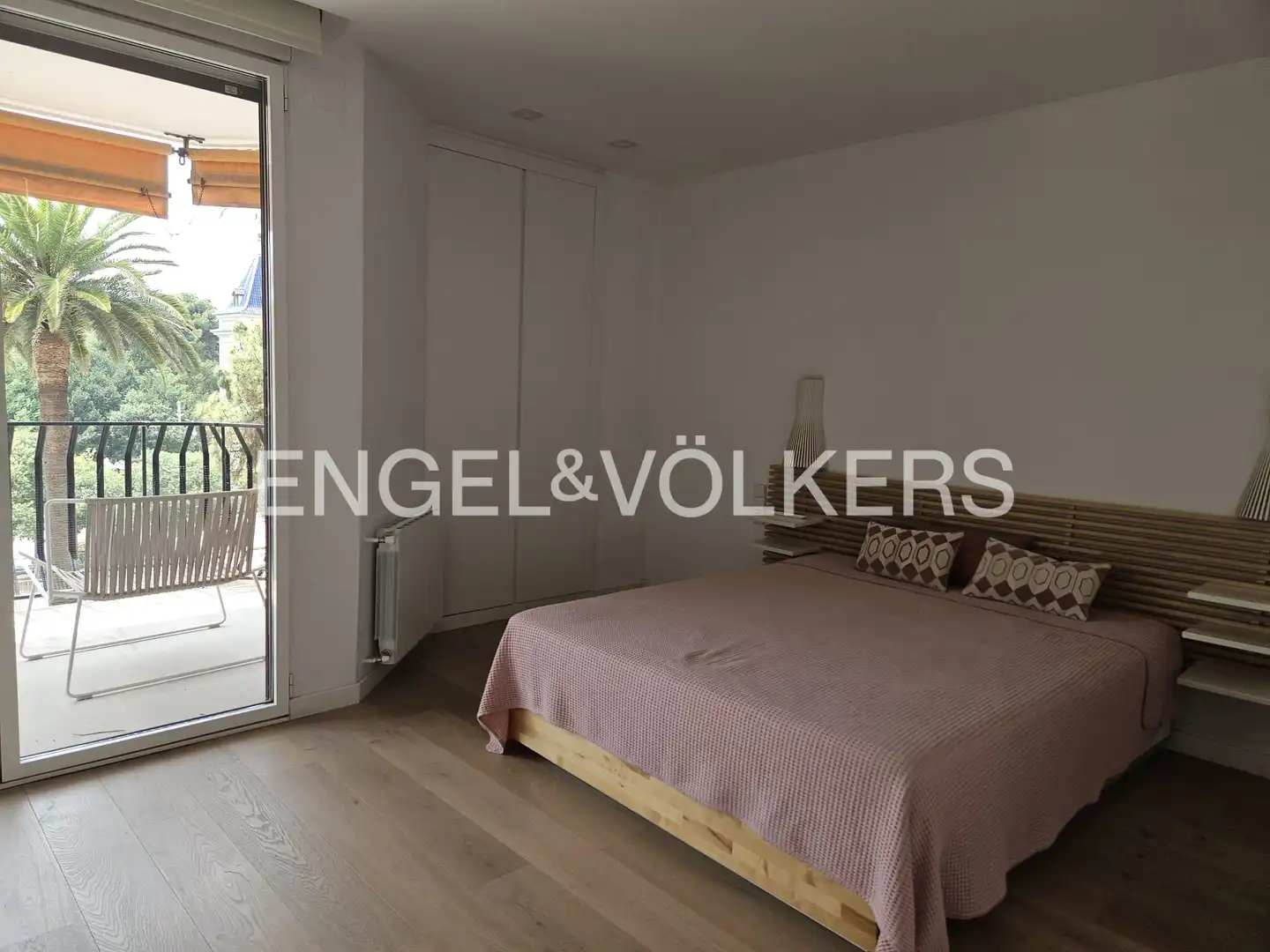 Schlafzimmer von Wohnung zur Miete in Valencia mit Klimaanlage, Heizung und Parkett