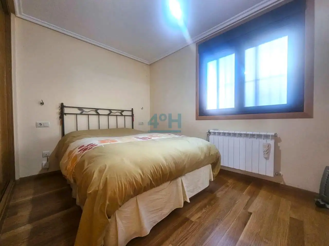 Schlafzimmer von Erdgeschoss zum Verkauf in Barbadás mit Heizung