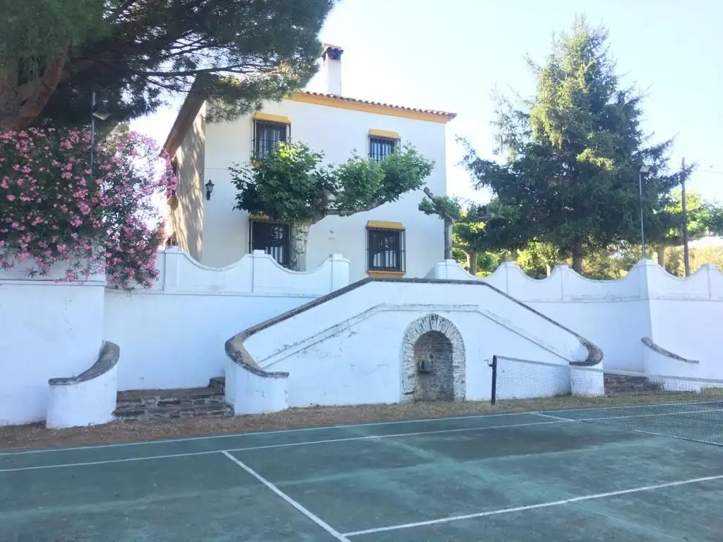 Vista exterior de Finca rústica en venda en Plasencia amb Aire condicionat, Calefacció i Jardí privat