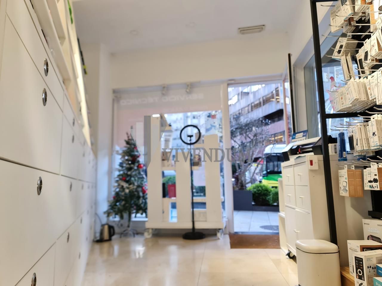 Local de lloguer a Centro - Areal, Centro Urbano